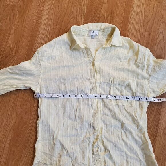 Socialite Raw Hem Shirt sz XS in Yellow - Picture 11 of 13